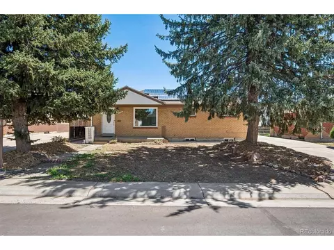 7250 Avrum Dr, Denver, CO 80221