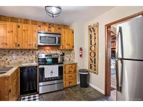 Kitchen - 9850 Mohawk Trl, Cascade, CO 80809 photo 3 of 8