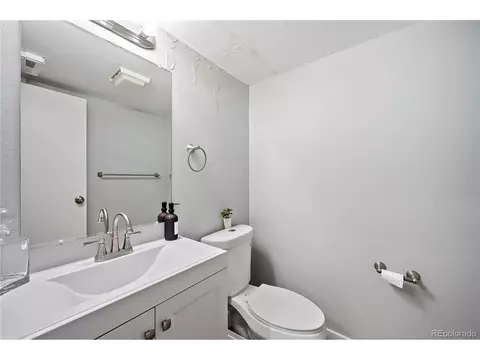 16495 E 17th Pl #B, Aurora, CO 80011 photo 6
