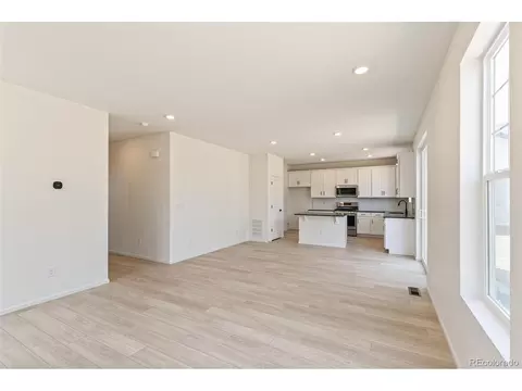 6025 E 154th Pl, Thornton, CO 80602 photo 4