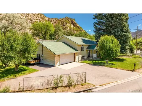 230 N 7th St, New Castle, CO 81647