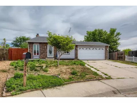 733 Centennial Way, Bennett, CO 80102 photo 2