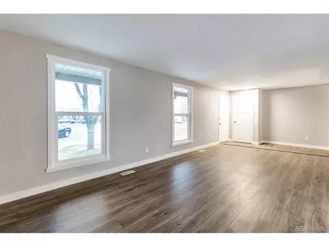 15083 E 43rd Ave, Denver, CO 80239 photo 4