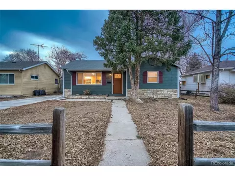 2249 Macon St, Aurora, CO 80010 photo 2