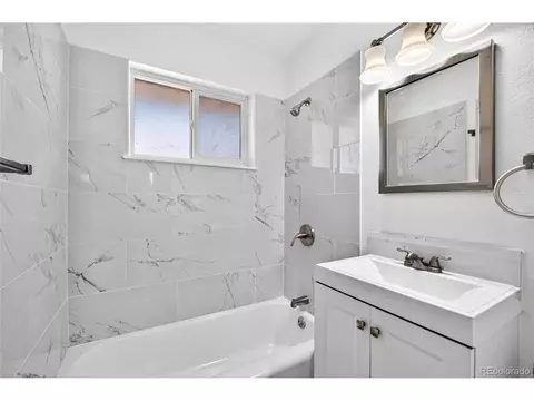 Bath - 13080 E 13th Pl, Aurora, CO 80011 photo 1 of 2