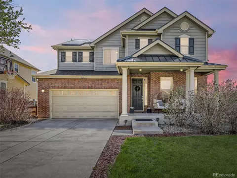 221 N Elk Ct, Aurora, CO 80018