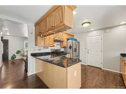 Kitchen - 17996 E Bails Pl, Aurora, CO 80017 photo 3 of 5