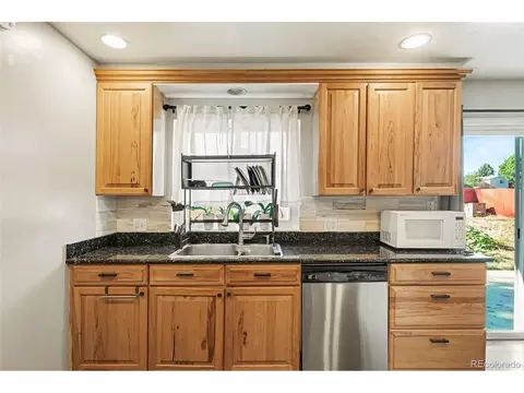 Kitchen - 17996 E Bails Pl, Aurora, CO 80017 photo 2 of 5