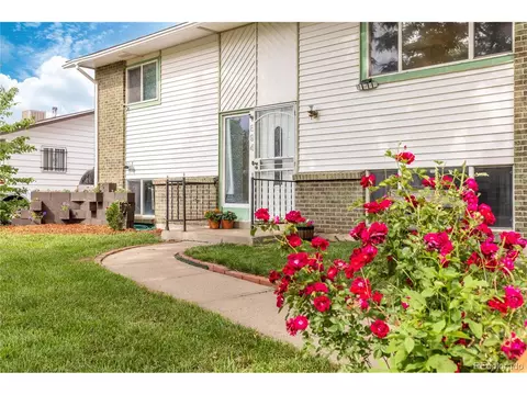 894 Nucla St, Aurora, CO 80011