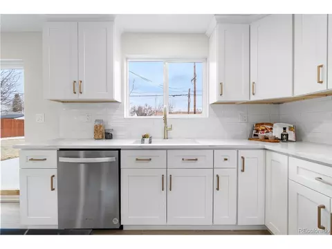 3045 S Grape Way, Denver, CO 80222 photo 5