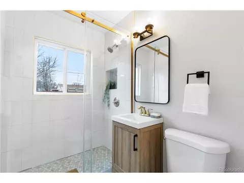 3045 S Grape Way, Denver, CO 80222 photo 4