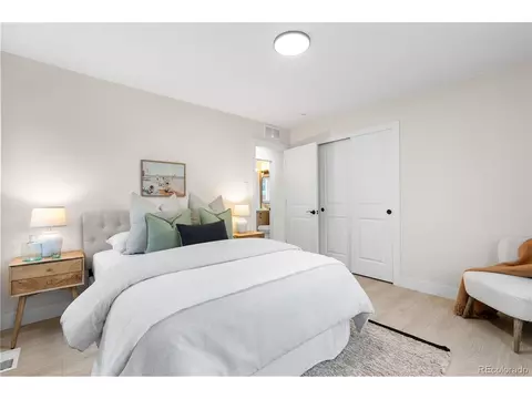 3045 S Grape Way, Denver, CO 80222 photo 8