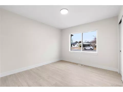 3045 S Grape Way, Denver, CO 80222 photo 11
