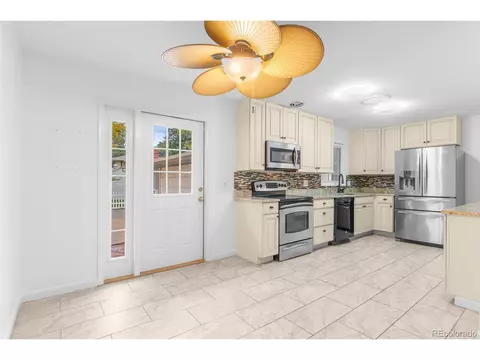 484 N Moline St, Aurora, CO 80010 photo 6