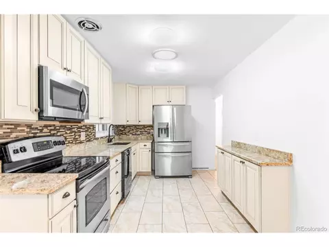 484 N Moline St, Aurora, CO 80010 photo 9