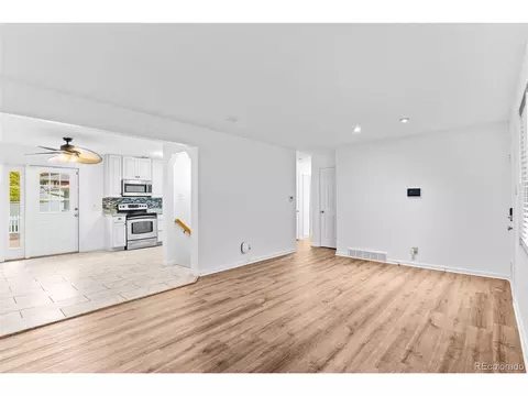 484 N Moline St, Aurora, CO 80010 photo 5
