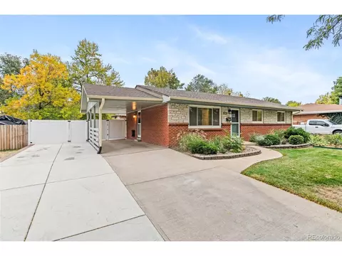 484 N Moline St, Aurora, CO 80010 photo 2