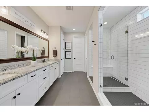 Bath - 22622 E Narrowleaf Cir, Aurora, CO 80016 photo 1 of 5