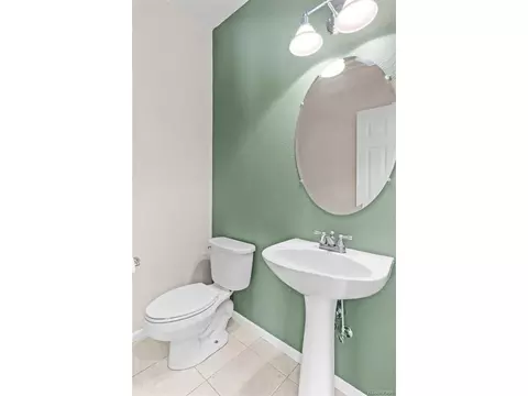Bath - 3155 E 104th Ave #8D, Thornton, CO 80233 photo 1 of 7