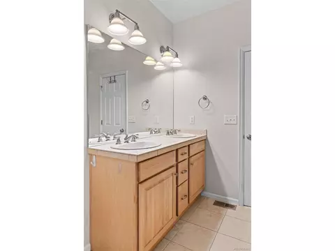 Bath - 3155 E 104th Ave #8D, Thornton, CO 80233 photo 4 of 7
