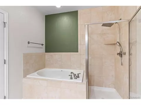 Bath - 3155 E 104th Ave #8D, Thornton, CO 80233 photo 5 of 7