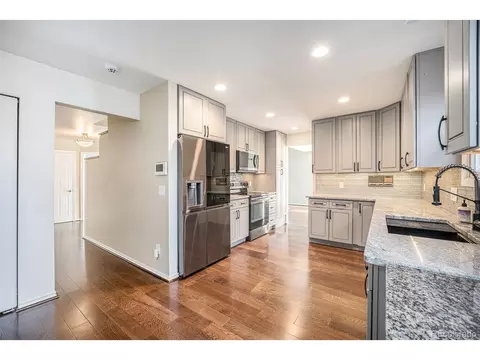 2575 S Independence Ct, Lakewood, CO 80227