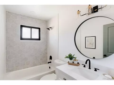 2324 Iola St, Aurora, CO 80010 photo 14