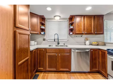 7696 E Napa Pl, Denver, CO 80237 photo 16