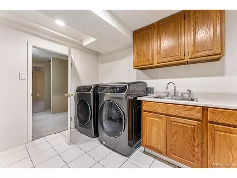 7696 E Napa Pl, Denver, CO 80237 photo 35