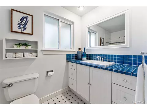 7696 E Napa Pl, Denver, CO 80237 photo 32