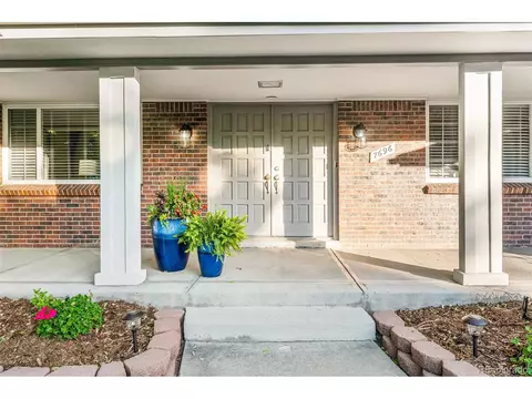 7696 E Napa Pl, Denver, CO 80237 photo 4