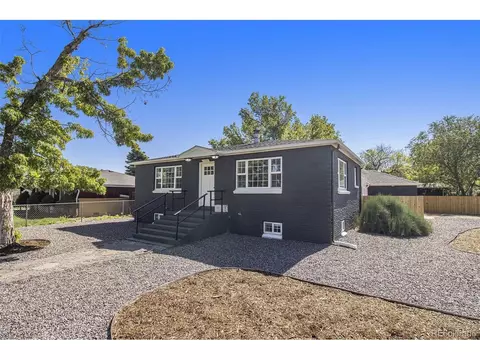 1700 Bahama St, Aurora, CO 80011