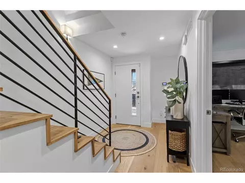Entry Way - 2475 Walnut St, Boulder, CO 80302 photo 2 of 3