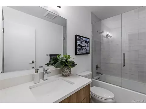 Bath - 2475 Walnut St, Boulder, CO 80302 photo 5 of 5
