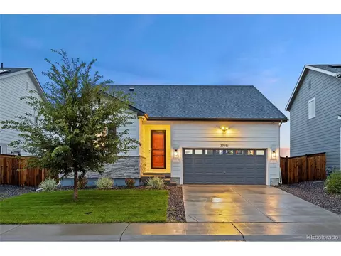 27491 E 10th Dr, Aurora, CO 80018 photo 2
