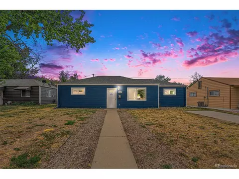 825 Zion St, Aurora, CO 80011