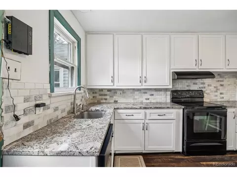 Kitchen - 4355 Steele St, Denver, CO 80216 photo 4 of 5