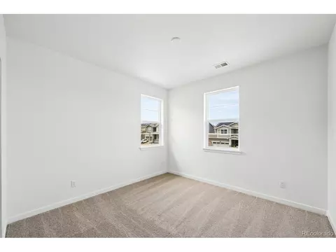 Bedroom - 5588 Tamarack Ave, Longmont, CO 80504 photo 6 of 6