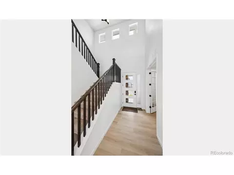 Entry Way - 5588 Tamarack Ave, Longmont, CO 80504 photo 1 of 2
