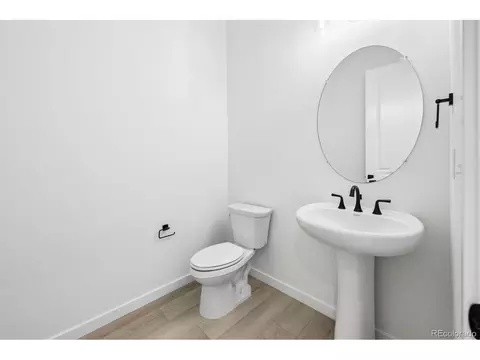 Bath - 5588 Tamarack Ave, Longmont, CO 80504 photo 1 of 5
