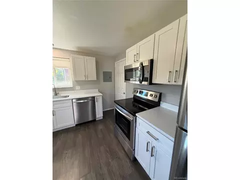 Kitchen - 11036 E 4th Way, Aurora, CO 80010 photo 3 of 4