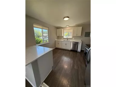 Kitchen - 11036 E 4th Way, Aurora, CO 80010 photo 4 of 4
