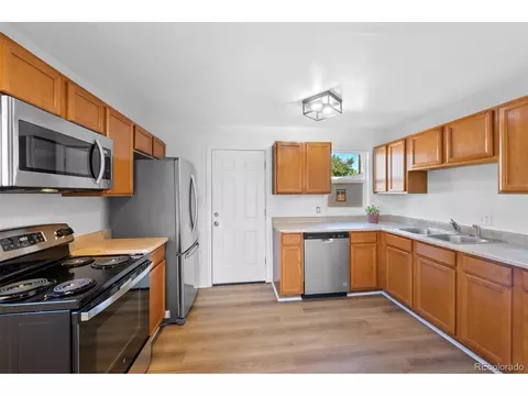 845 Moline St, Aurora, CO 80010 photo 5