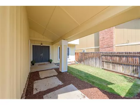 12626 E Bates Cir, Aurora, CO 80014 photo 2