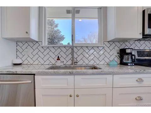Kitchen - 13673 Libra Ct, Littleton, CO 80124 photo 6 of 8