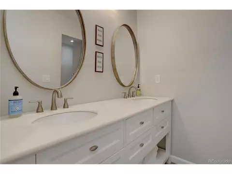 Bath - 13673 Libra Ct, Littleton, CO 80124 photo 3 of 5