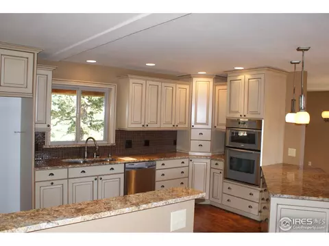 20361 S Saint Vrain Dr, Lyons, CO 80540 photo 3