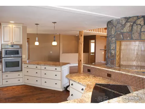 20361 S Saint Vrain Dr, Lyons, CO 80540 photo 4