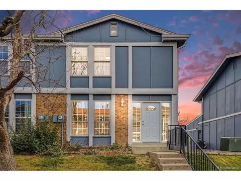 141 Oakland Ct, Aurora, CO 80011