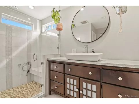 Bath - 11388 Ebony St, Firestone, CO 80504 photo 2 of 4